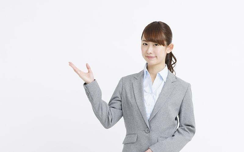 案内するオフィスレディ